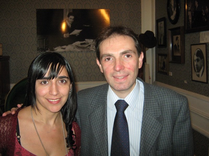 Saide junto al presidente de la Academia del Tango Gabriel Soria
